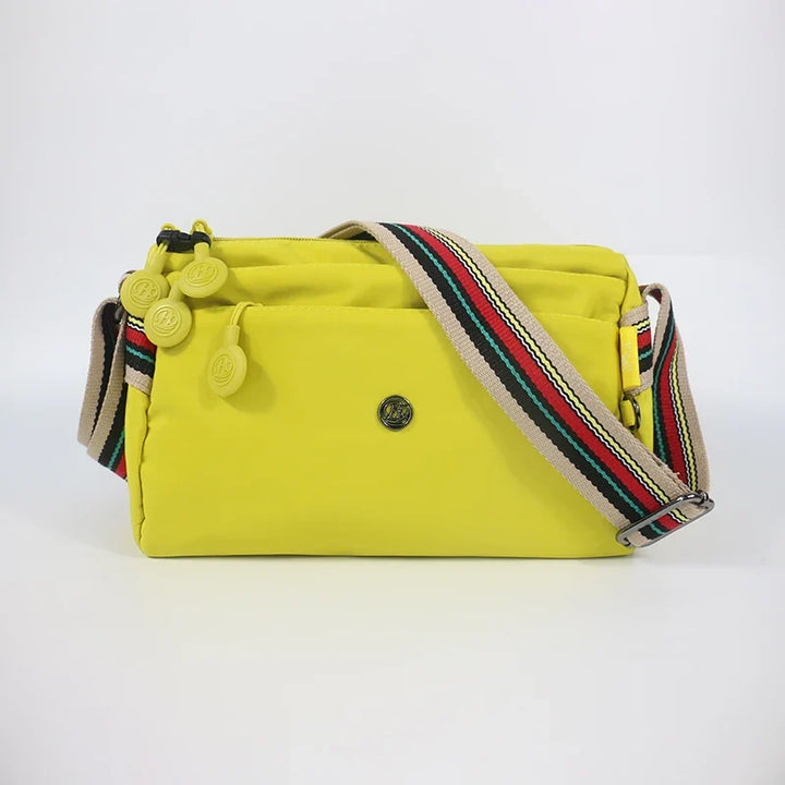 Sac banane femme sécurisé, idéal pour protéger vos objets de valeur lors de vos sorties. Design chic.