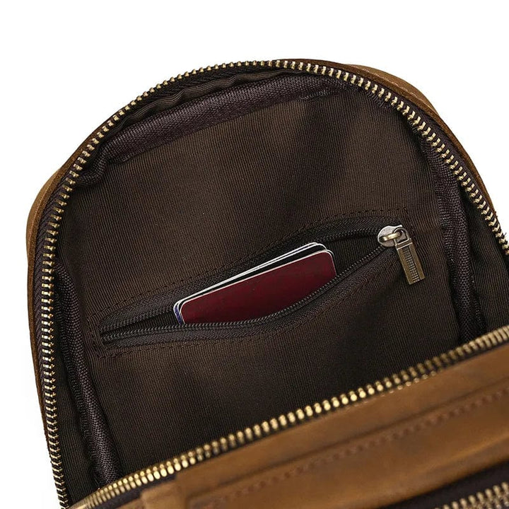Sac banane en cuir véritable marron, avec détails de boucles métalliques, pour homme stylé