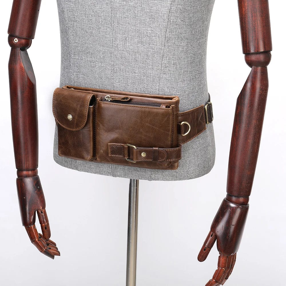 Sacoche ceinture masculine en cuir vegan marron, parfaite pour un style décontracté et chic.