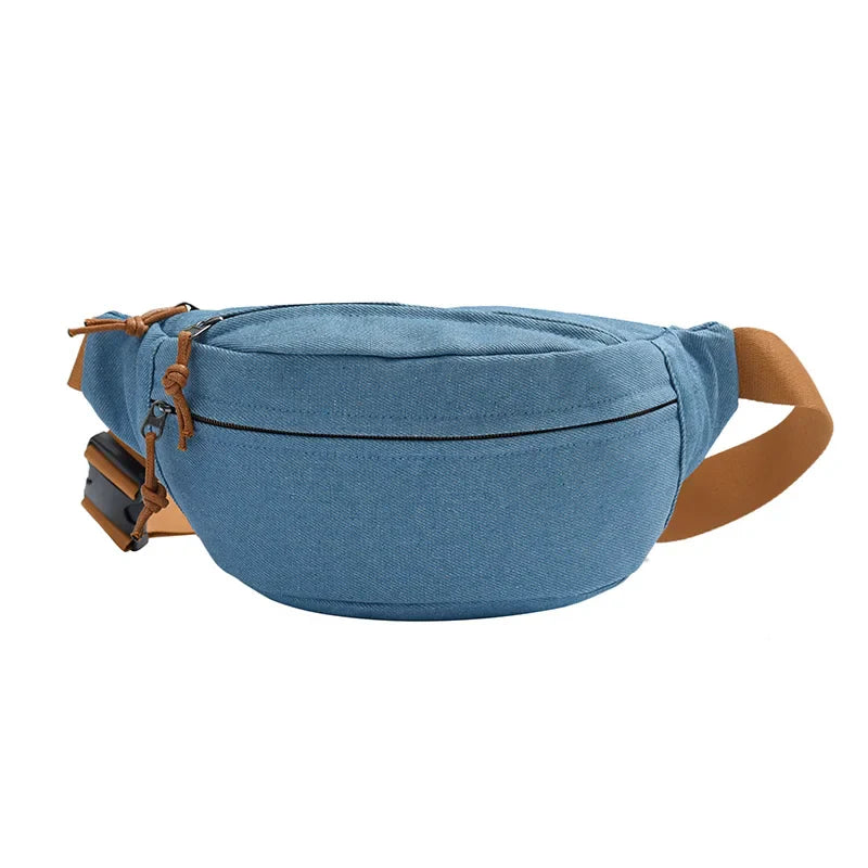 Accessoire mode unisexe: sac banane en jean rétro, ajustable et pratique avec ses poches multiples.