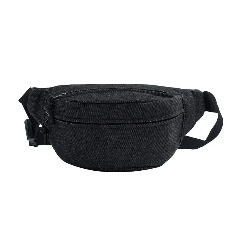 Sac banane en jean confortable et unisexe, style urbain vintage, avec de nombreuses poches.