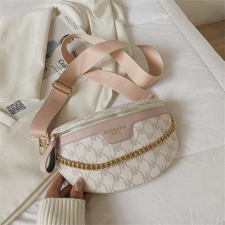 Sac banane bleu marine en cuir PU, accessoire pratique et stylé pour femme active.