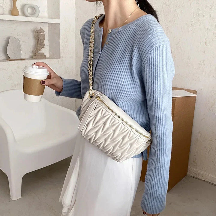 Sac banane stylé en cuir PU, couleur gris anthracite, un ajout chic et pratique à toute tenue élégante.