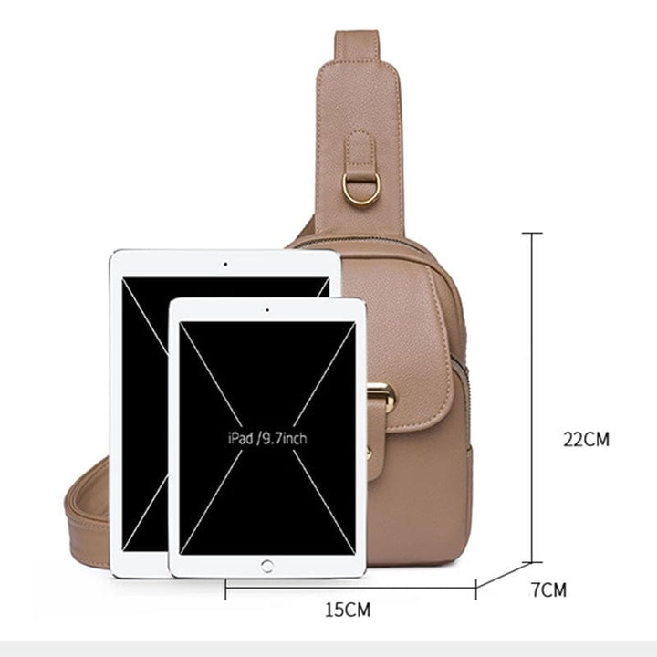 Sac banane en cuir PU, posé à plat, mettant en avant la qualité du matériau et le design