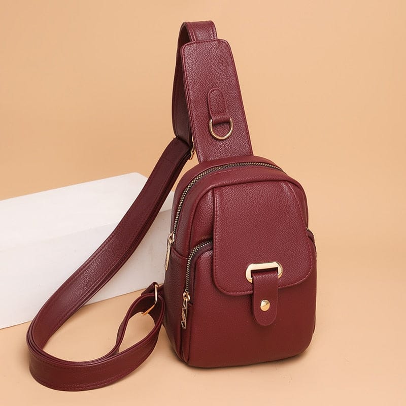 Vue de côté d'un sac banane femme en cuir PU, montrant sa forme compacte et élégante