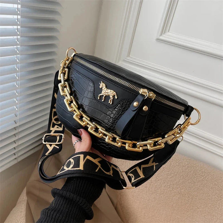 Sac banane élégant femme en cuir PU noir avec chaîne dorée, parfait pour accessoire mode chic.