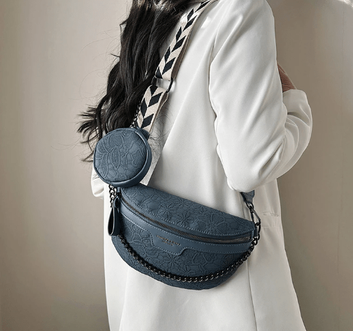 Sac banane noir chic en cuir vegan pour femme, accessoire mode indispensable