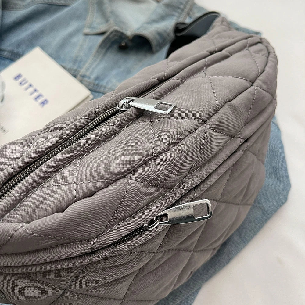 Sac de ville femme matelassé, sac banane noir polyvalent, parfait pour le quotidien et voyage.