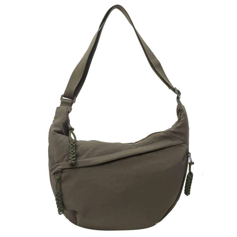 Sac banane oversize pour femme, parfait pour les sorties, voyages ou activités quotidiennes.
