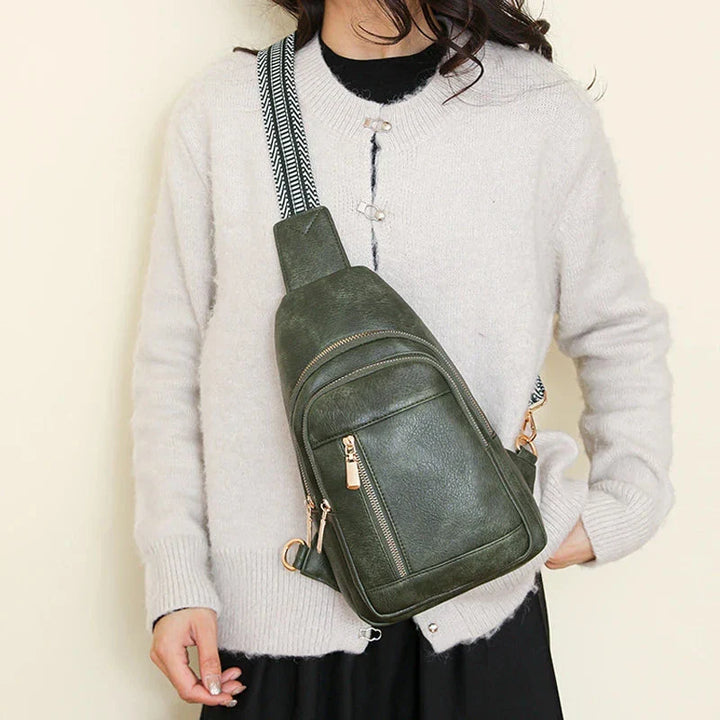 Vue de l'intérieur du sac banane Pauline rétro, montrant un rangement compact et pratique pour femme