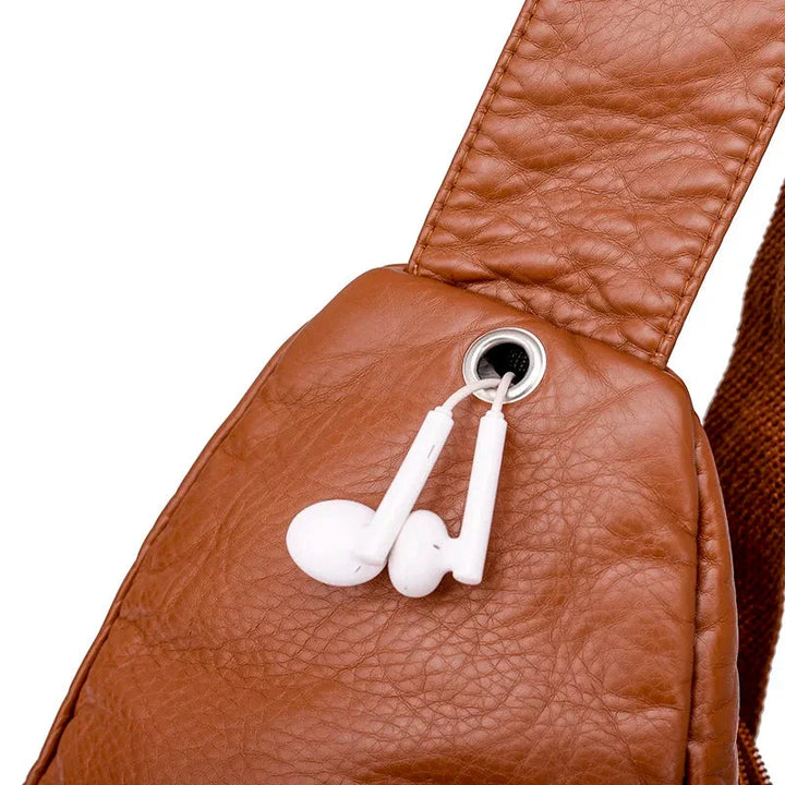 Sac banane noir en cuir PU pour femme, bandoulière réglable, parfait pour un style rétro quotidien.