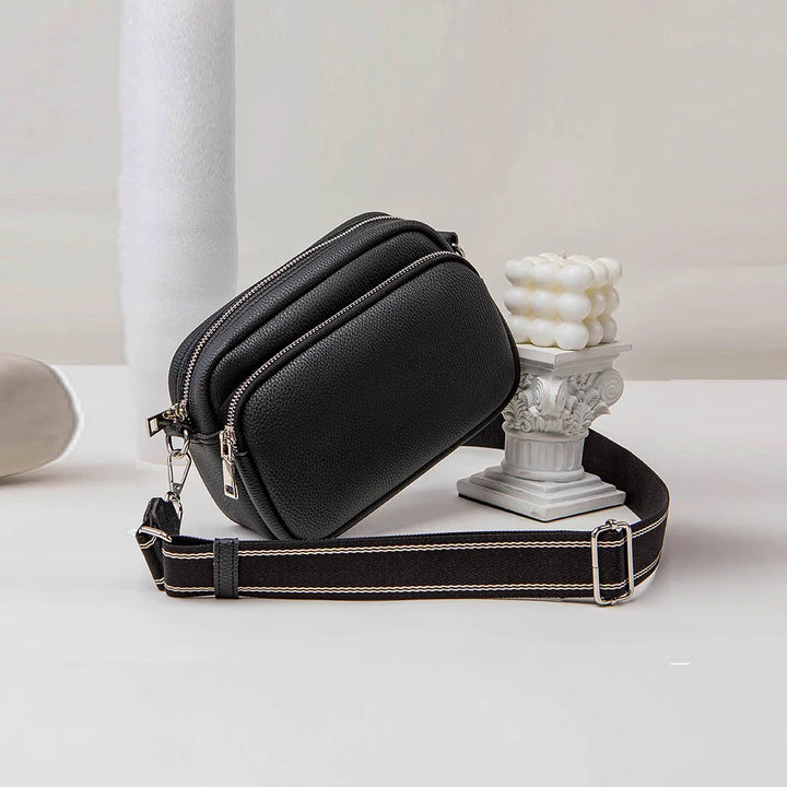 Sac banane femme rectangulaire taupe, à bandoulière, idéal pour une tenue chic et un porté confortable.