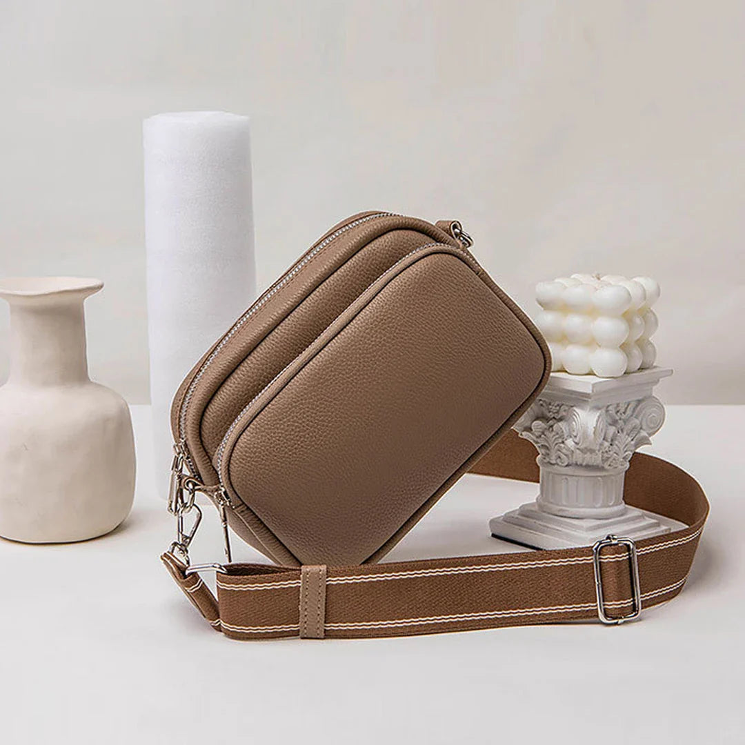 Sac banane rectangulaire femme, design épuré, très pratique pour un usage quotidien et un look chic.