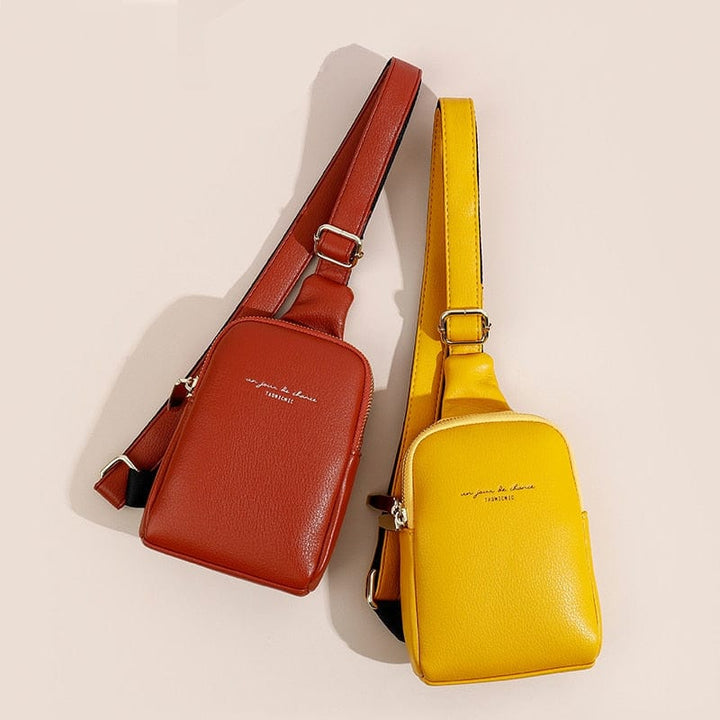 Sac banane vert sapin en cuir PU sur fond blanc, sac à main femme, style tendance