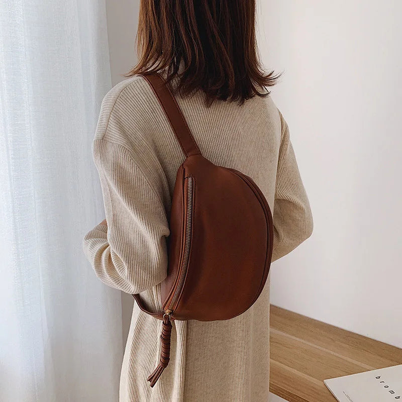 Sac bandoulière femme XL, accessoire de mode en similicuir parfait pour le quotidien.