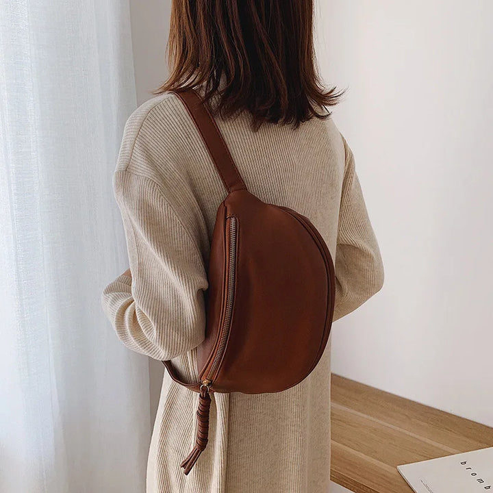 Sac bandoulière femme XL, accessoire de mode en similicuir parfait pour le quotidien.