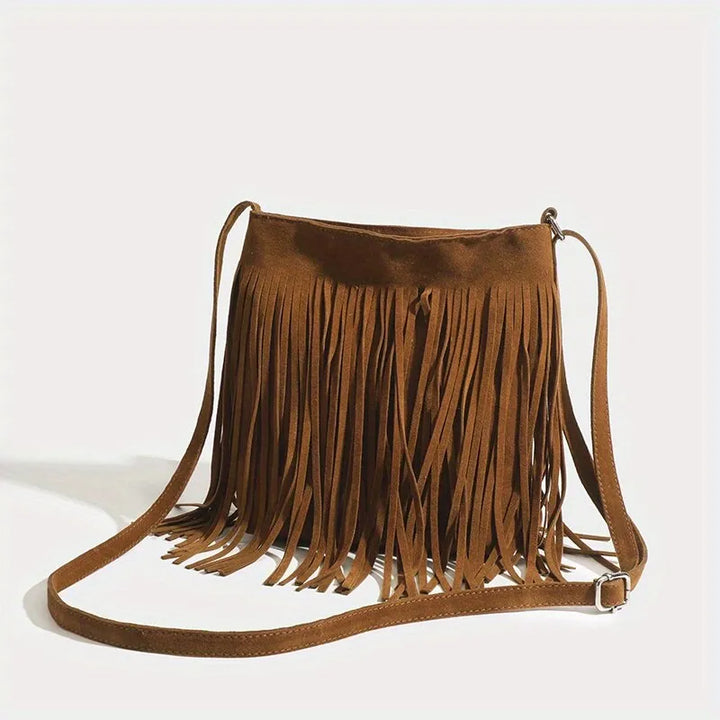 Sac bandoulière bohème camel en suédine à franges pour femme, accessoire mode tendance.