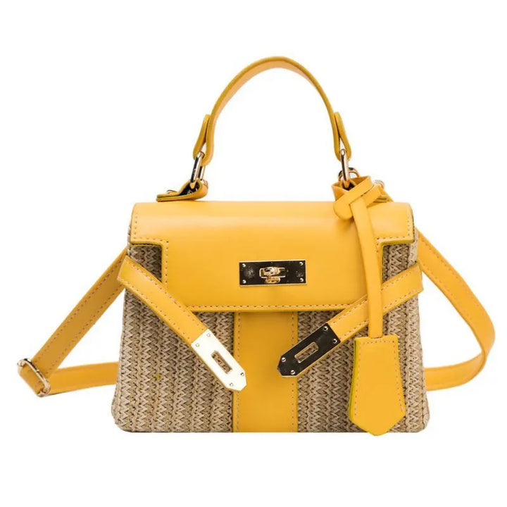Sac d'été carré en raphia, bandoulière en cuir, idéal pour un look décontracté ou habillé