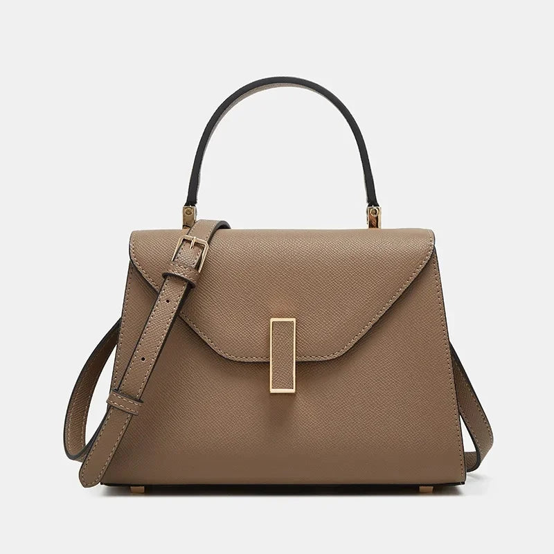 Vue arrière du sac femme Catalina en cuir synthétique, montrant sa finition impeccable et son design épuré.