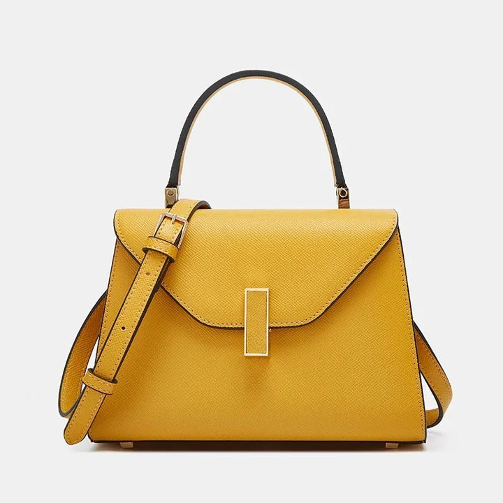 Sac Catalina élégant, poser sur une table, accessoire de mode indispensable pour femme moderne.