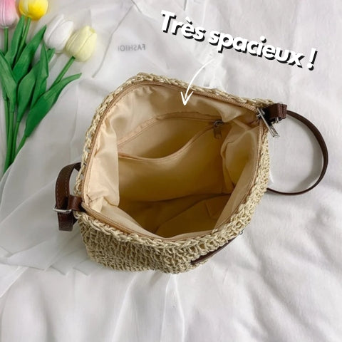 Accessoire mode femme : sac bandoulière en paille et cuir végan, design unique.