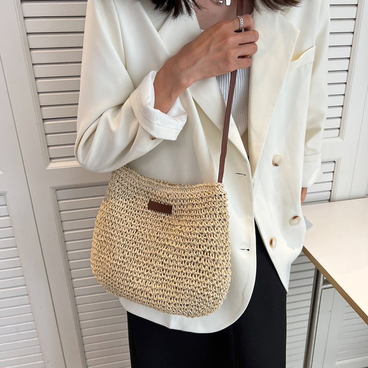 Sac à main bandoulière pour femme, paille naturelle et cuir végan durable.