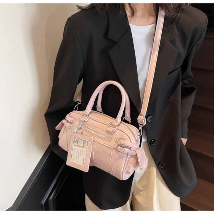 Sac à main bandoulière pratique pour femme, élégant en similicuir, idéal pour le quotidien.