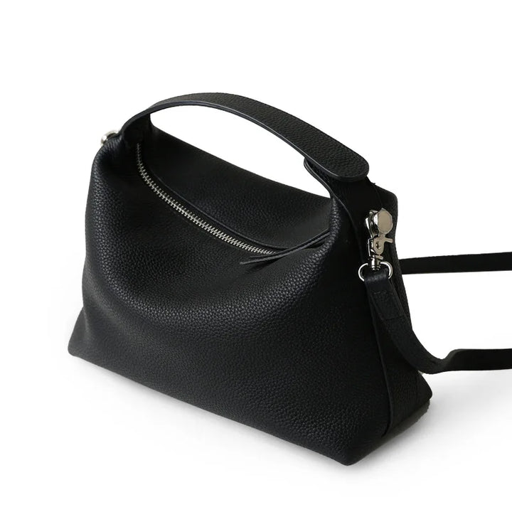 Sac bandoulière femme en cuir grainé noir, élégant et polyvalent pour le quotidien.