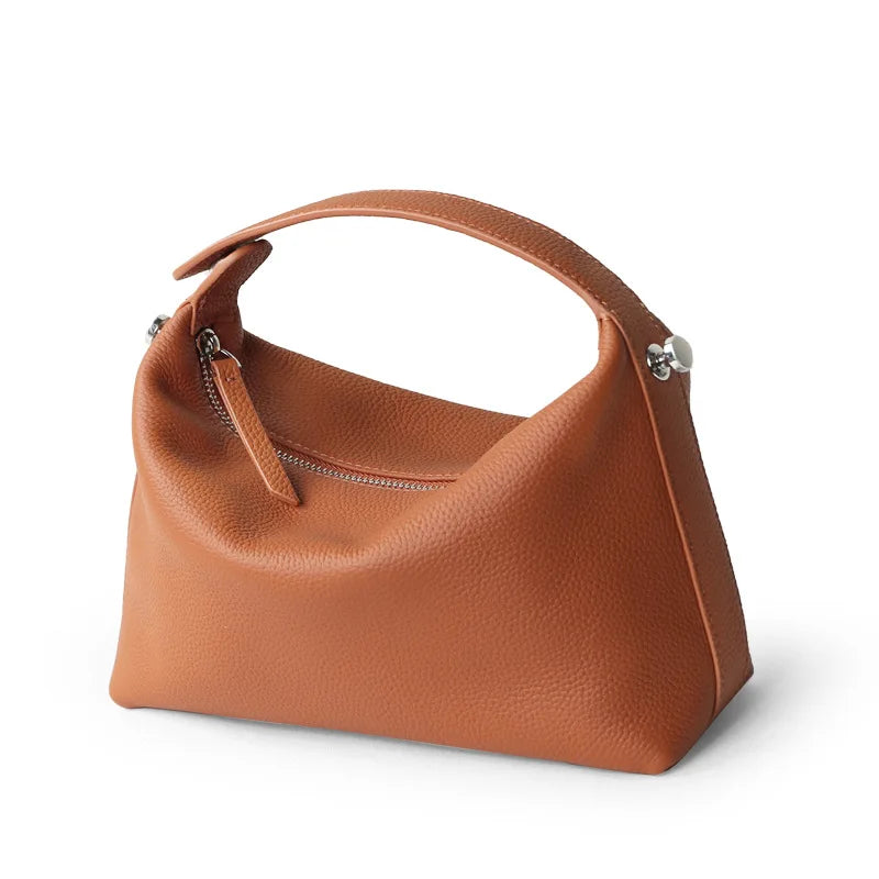 Sac polyvalent femme en cuir, bandoulière amovible, chic pour toute occasion spéciale.