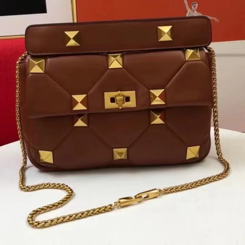 Sac femme en cuir noir, bandoulière ajustable, chaîne amovible, clous tendance