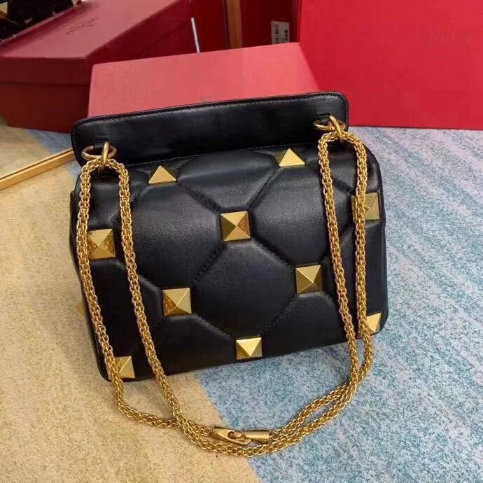 Sac en cuir vert, avec chaîne amovible, idéal pour une sortie décontractée ou sophistiquée
