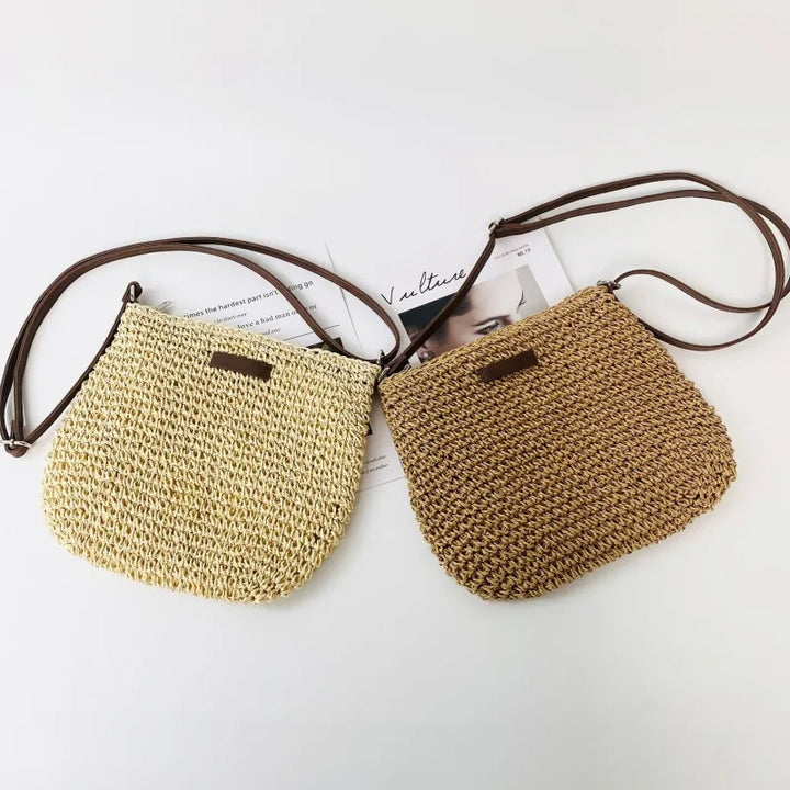 Sac bandoulière femme en paille, alliant élégance et praticité. Un accessoire estival incontournable pour un look bohème.
