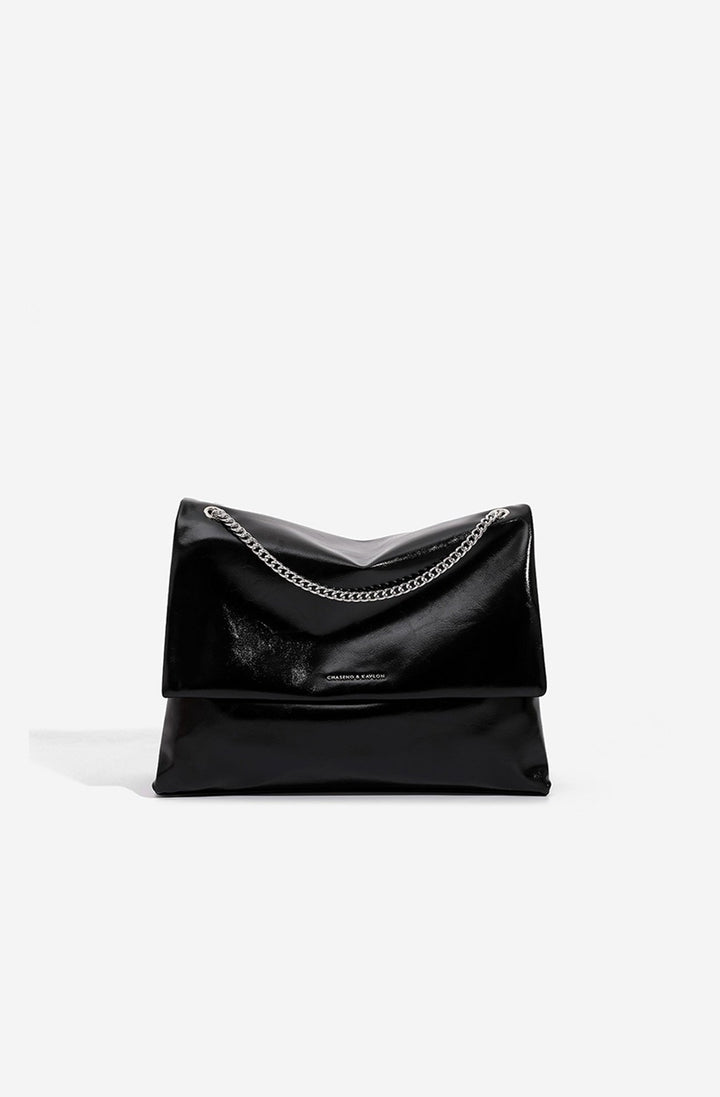 Sac bandoulière quotidien pour femme, avec rabat et élégante chaîne en métal.