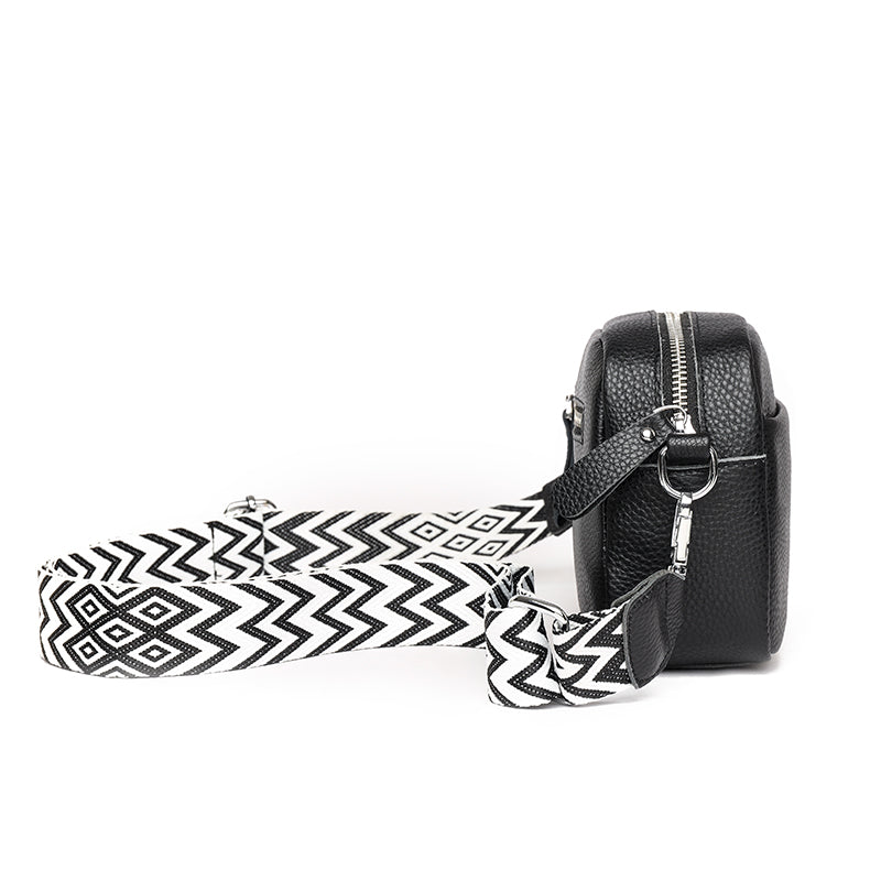 Petit sac bandoulière compact en cuir pour femme, idéal et polyvalent pour toutes les occasions.