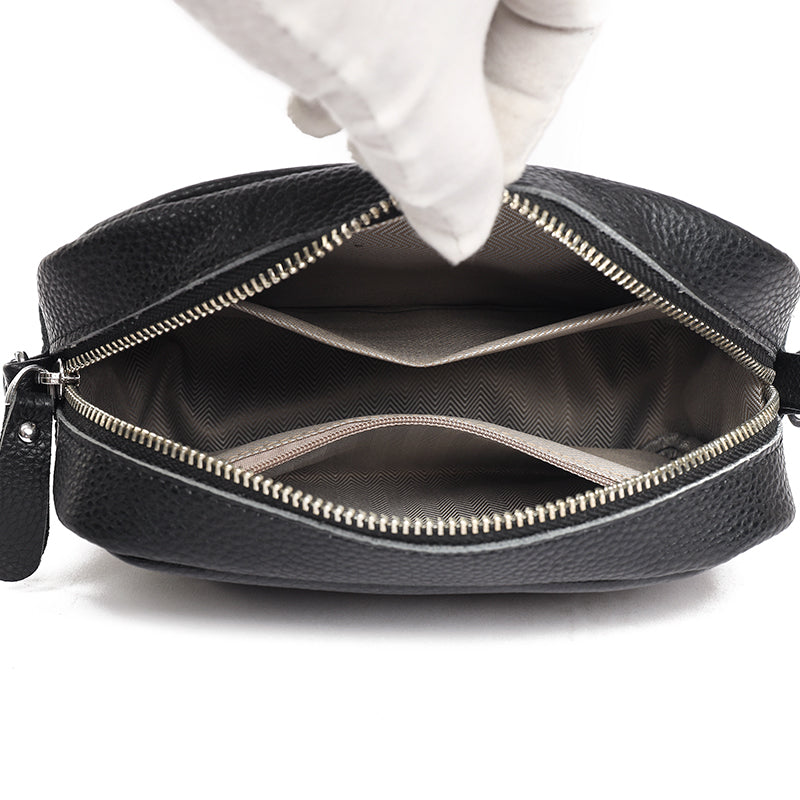 Sac bandoulière quotidien en cuir kaki pour femme, accessoire pratique et stylé pour vos essentiels.
