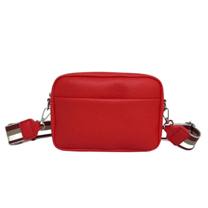 Sac bandoulière femme, style pochette moderne, avec sangle large et réglable pour un confort optimal.