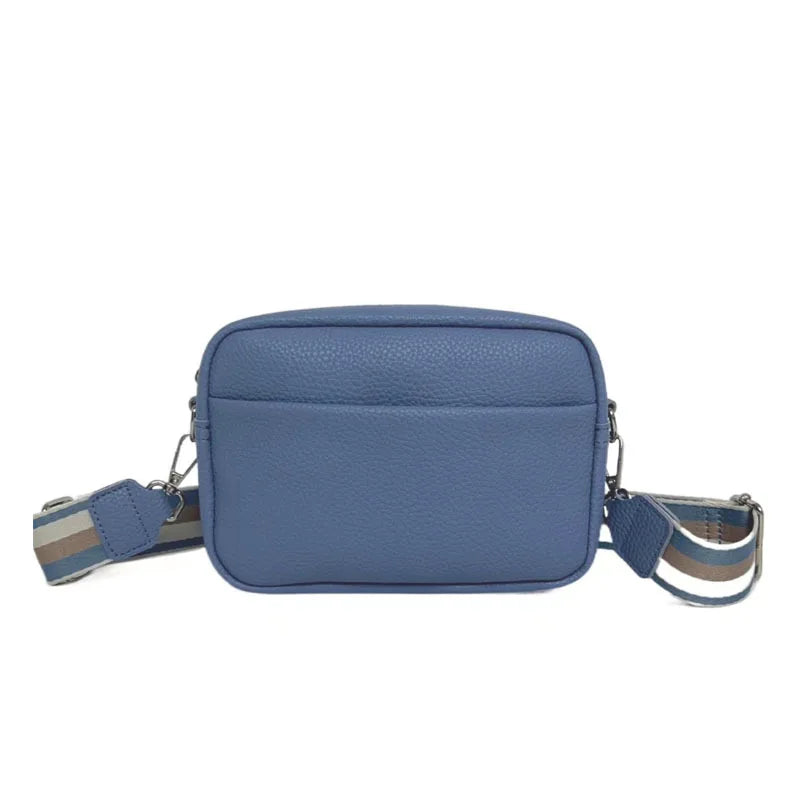 Accessoire mode femme indispensable: sac bandoulière chic en cuir PU avec sangle large réglable.