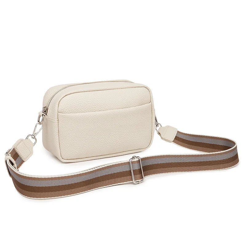 Sac bandoulière polyvalent femme, parfait pour le quotidien ou une soirée, sangle large confortable.