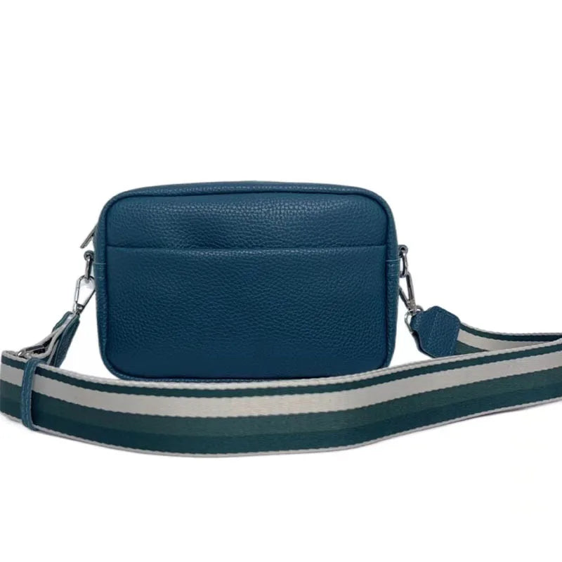 Sac bandoulière femme chic en cuir PU, sangle large réglable, accessoire mode intemporel.