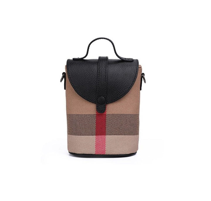 Accessoire mode: sac épaule vert en cuir synthétique, design moderne et élégant pour femme.