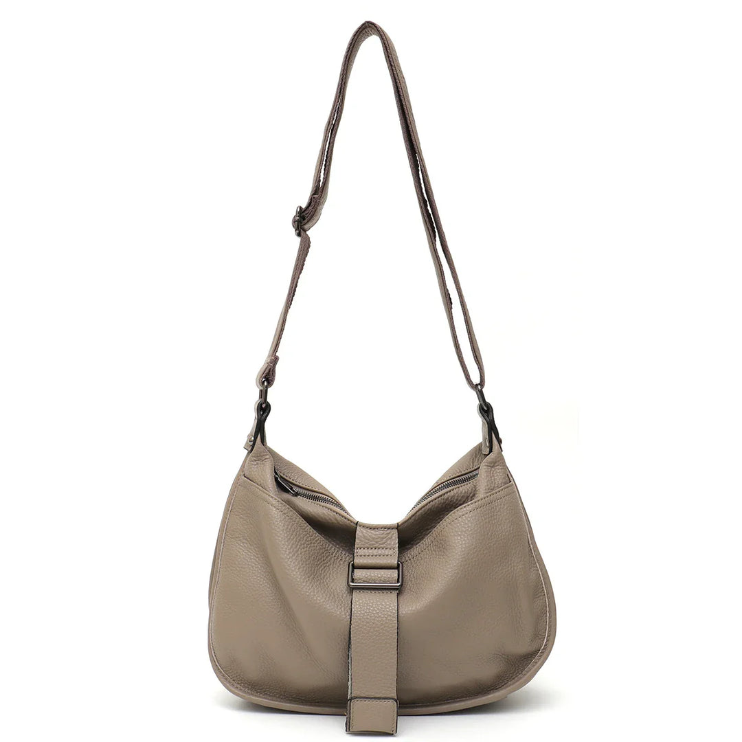 Sac à bandoulière femme en similicuir, couleur camel, grand format, un accessoire de mode élégant et quotidien.