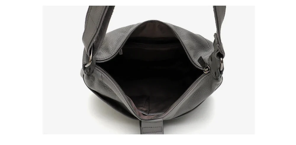 Sac de mode femme, bandoulière en similicuir rouge, grand format, apporte une touche chic à votre quotidien.