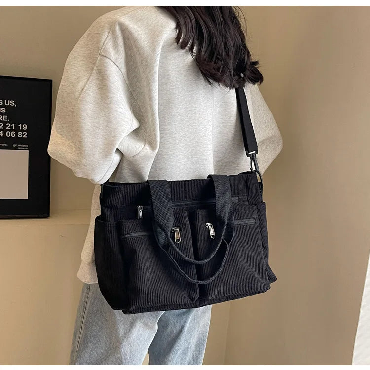 Sac bandoulière femme en velours côtelé, sac à main cabas pratique et élégant pour le travail.