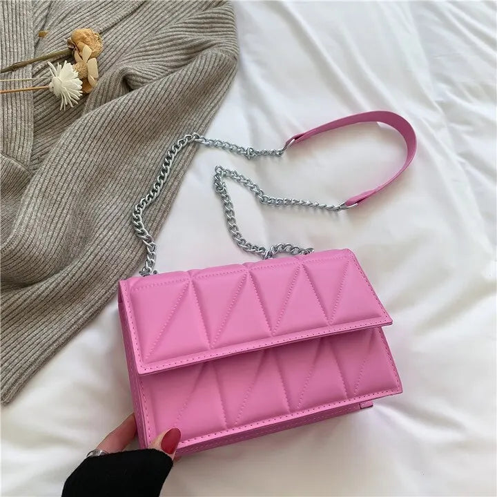 Sac bandoulière petit format, chaîne décorative, look casual chic pour femme