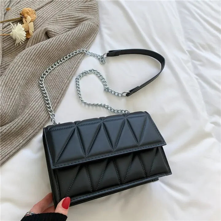 Sac bandoulière femme avec chaîne, pour un style raffiné et moderne