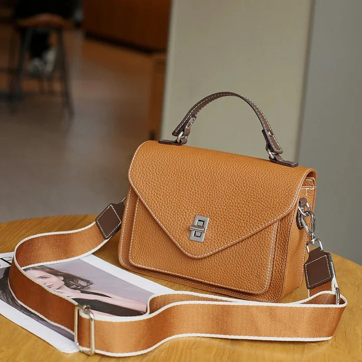 Sac bandoulière Lésia, un sac femme polyvalent en cuir pour le quotidien. Sac à main élégant et pratique.