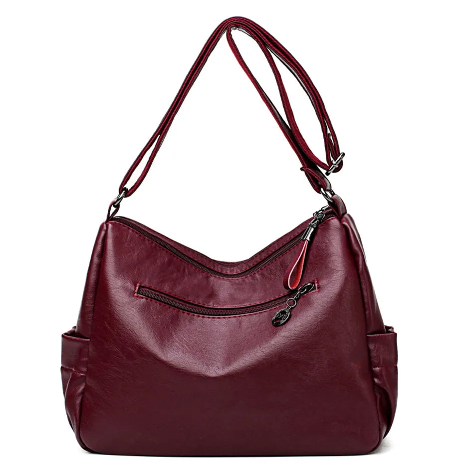 Sac quotidien femme Nexis, similicuir beige, spacieux et léger pour un confort optimal tout au long de la journée.