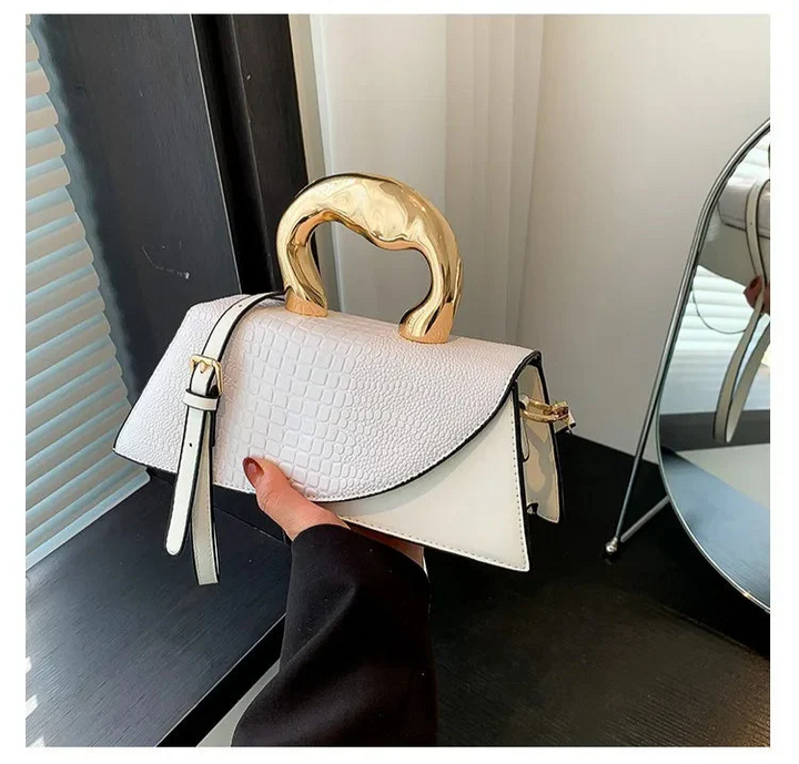 Collection de sacs bandoulière femme effet croco: noir, rouge, marron, accessoire tendance