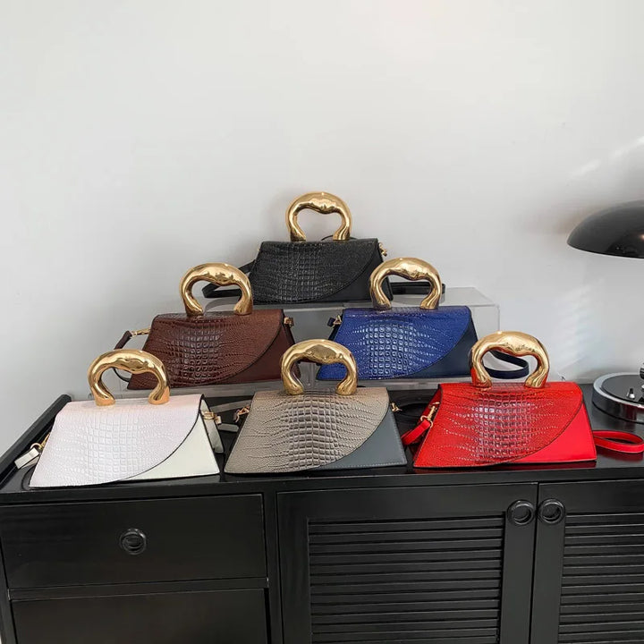 Sac à main bandoulière femme effet croco avec fermoir doré, sac noir chic