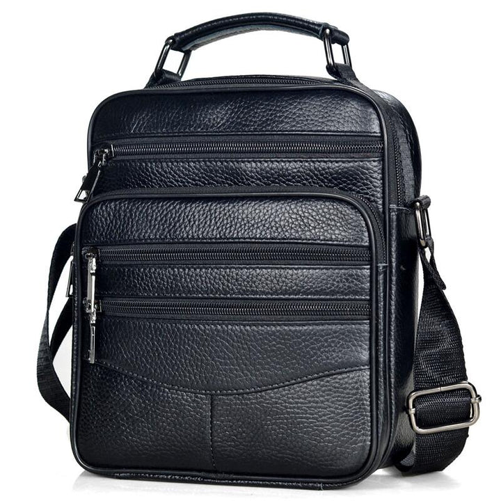 Sac bandoulière homme en cuir véritable marron, style vintage, porté épaule, accessoire ville élégant